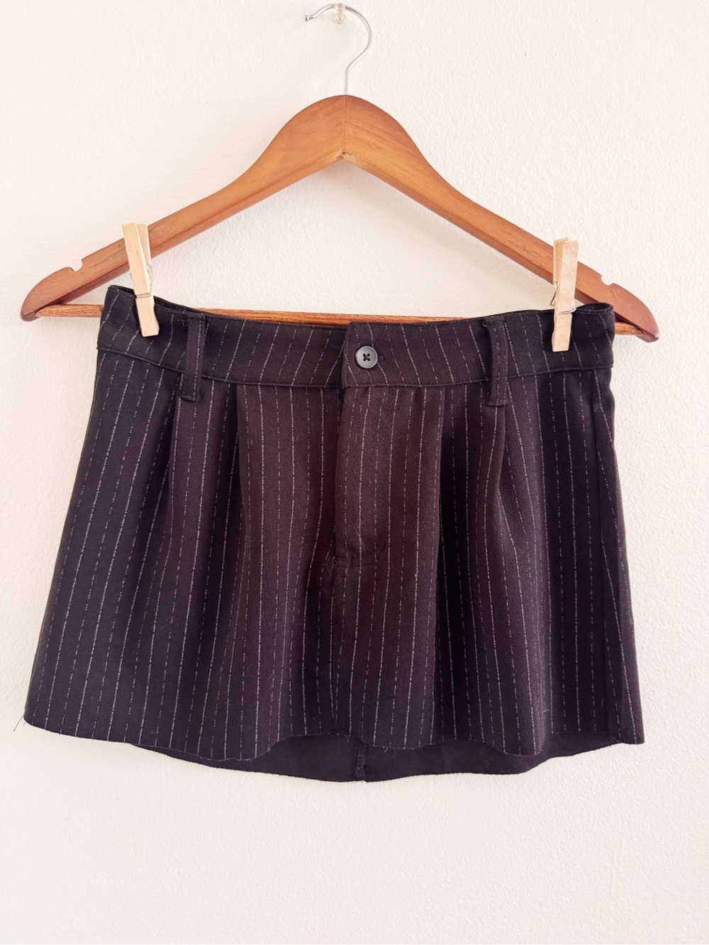 Sincerely Jules Black Pinstripe Mini Skirt XS